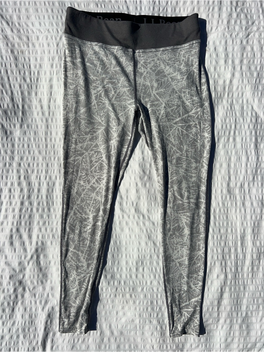 L.L. Bean Midweight Printed Base Layer Leggings Pants in Grey Frost, L Regular